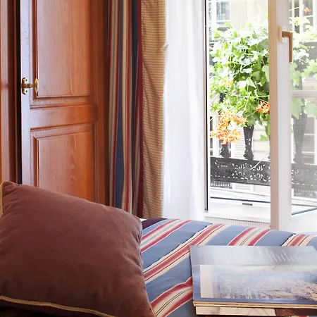Horset Opera, Western Premier Collection Hotel 4*