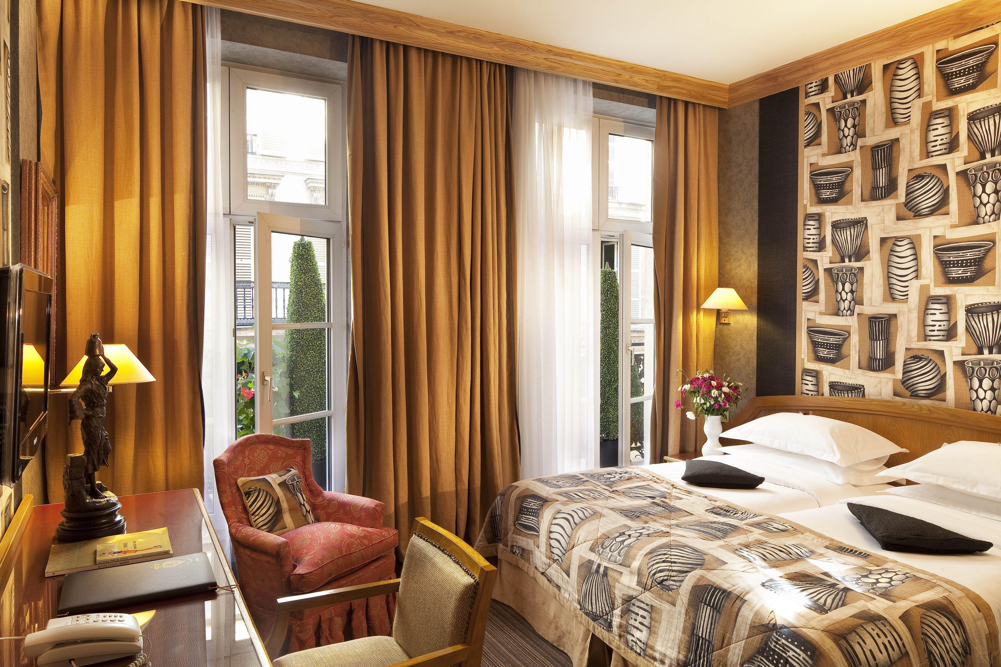 Horset Opera, Western Premier Collection Hotel 4*